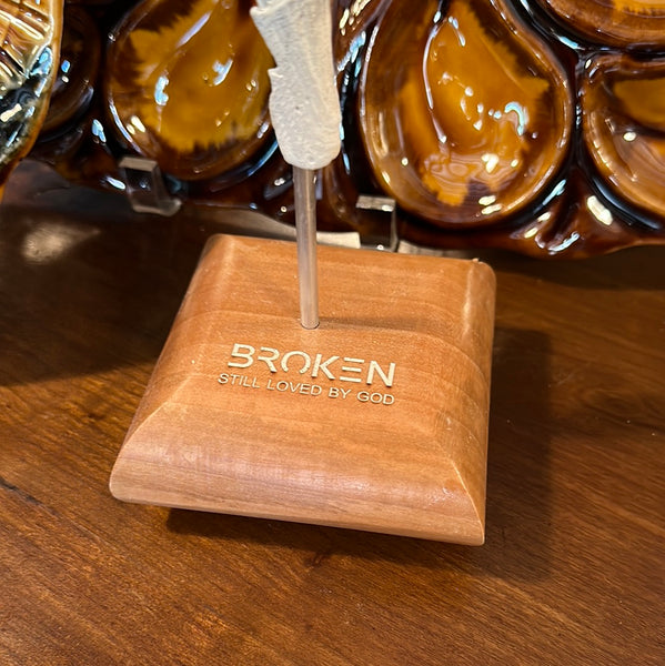 "Broken" Shell, Medium