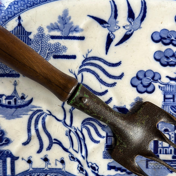 Dandelion Lifter, Original Green Paint