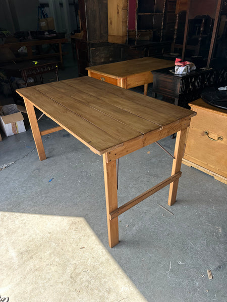 English Pine Campaign Table