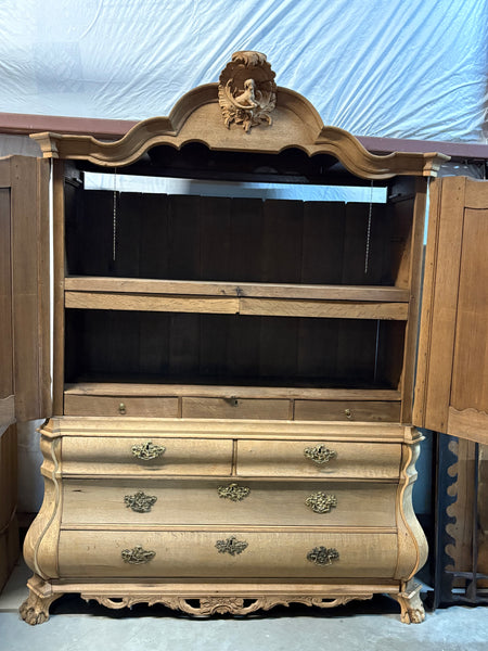 Bleached Oak Dutch Linen Press