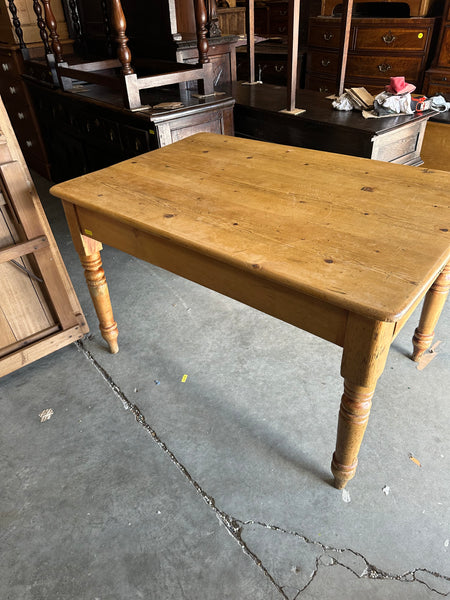 Victorian Pine One-Drawer Kitchen Table