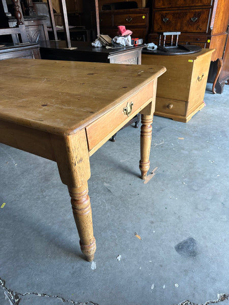 Victorian Pine One-Drawer Kitchen Table