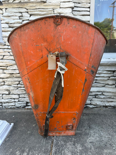 "Chateauneuf Du-Pape" Grape Hod, Orange