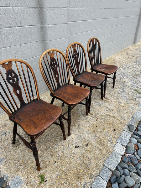 Set of 4 Windsor Side Chairs